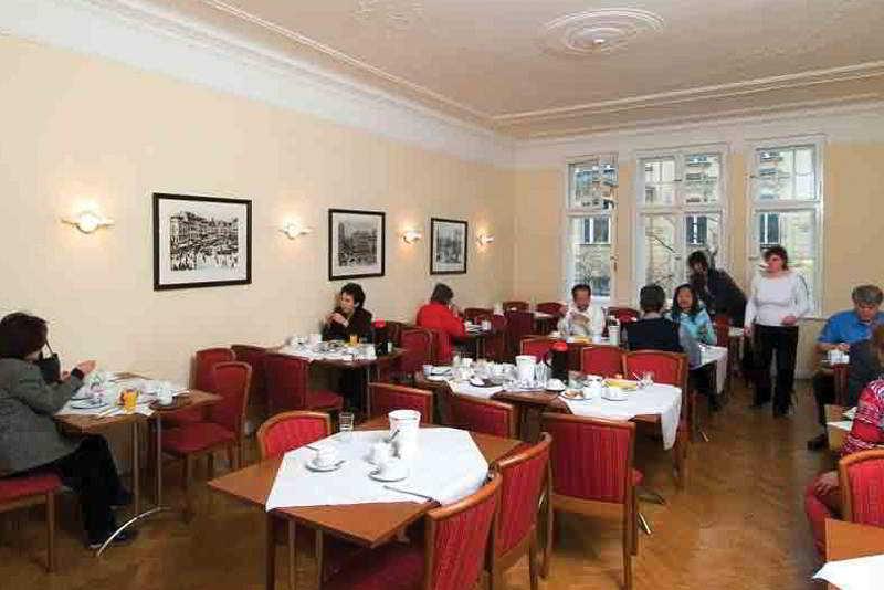 Kurfuerst Am Kurfuerstendamm Berlijn